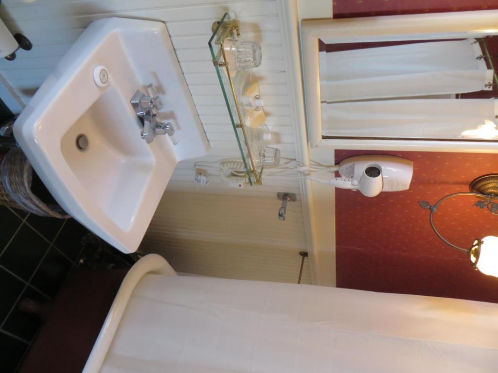 Hotel Света Елена Стая снимка