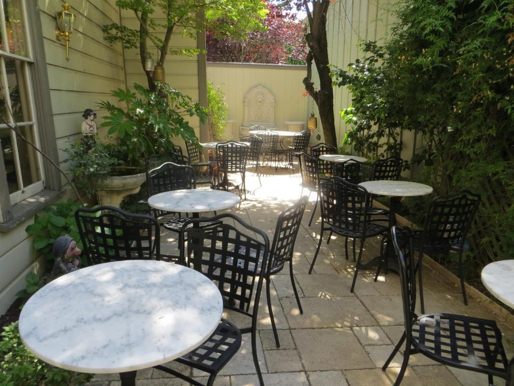 Hotel Света Елена Екстериор снимка