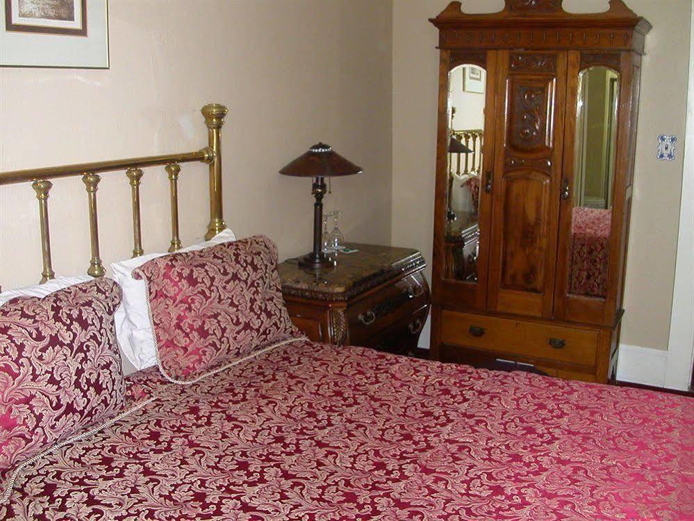 Hotel Света Елена Екстериор снимка